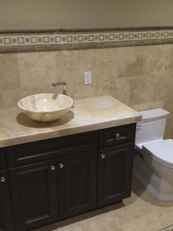 Executive Office Suite: Vanity
