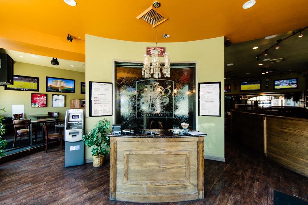 JP23 BBQ Smokehouse: Host stand and etched glass