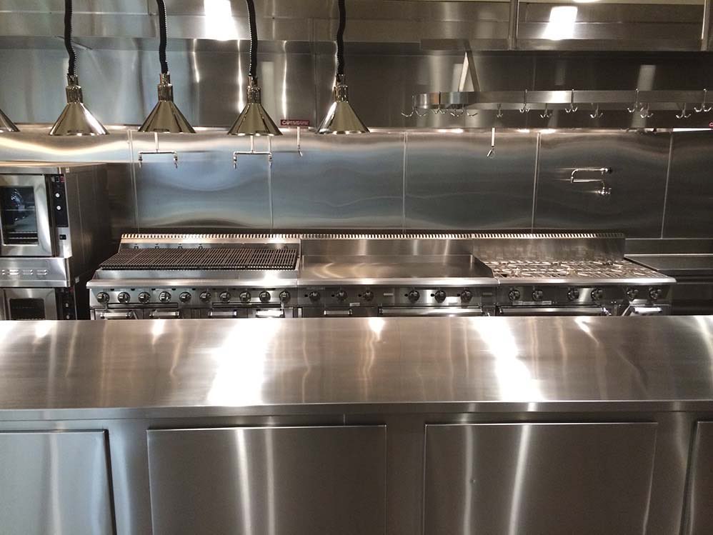 Private Commercial Kitchen: Range line under heat lamps