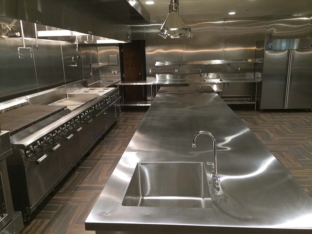 Private Commercial Kitchen: Prep island and sink