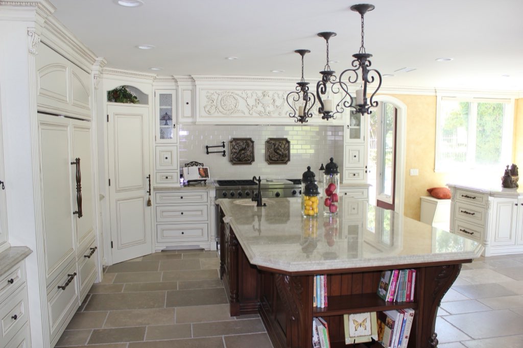 Kitchens, photo 2 of 14