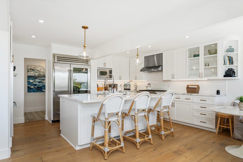 Bluff-top coastal home: Kitchen island