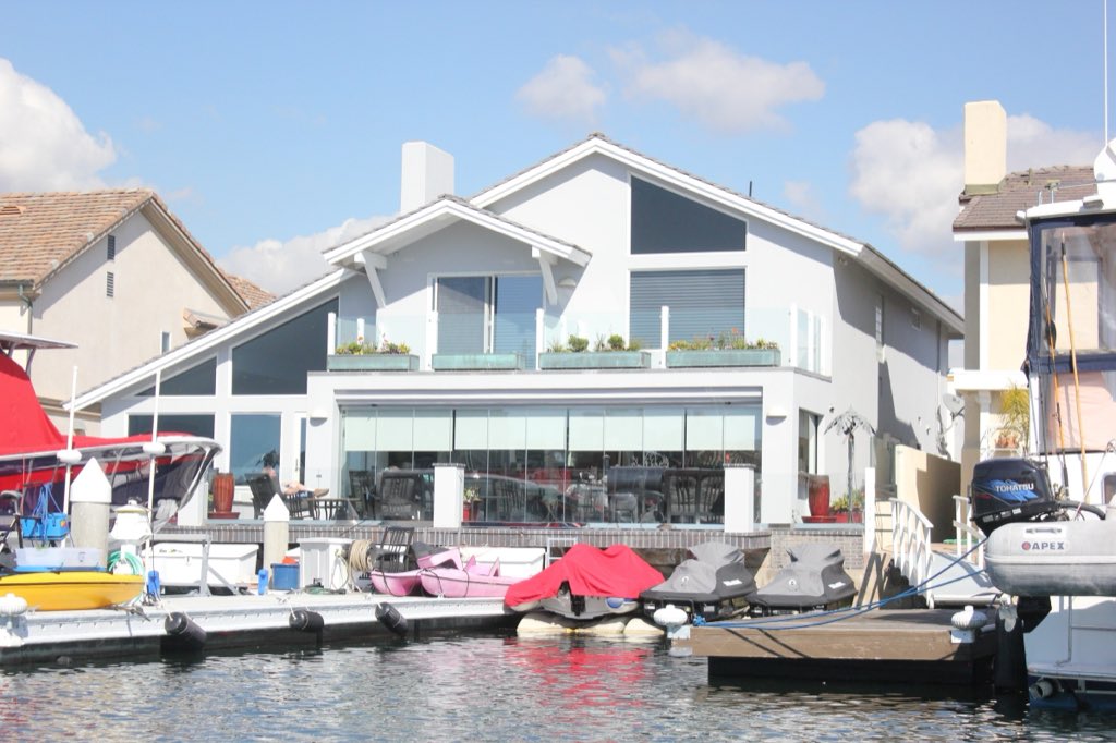 Contemporary waterfront, photo 1 of 14