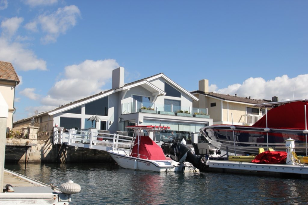 Contemporary waterfront, photo 3 of 14