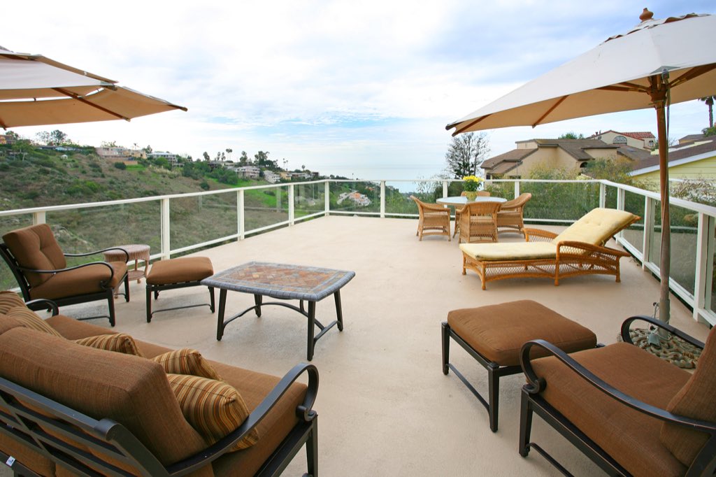 Mid-century hillside, photo 2 of 15