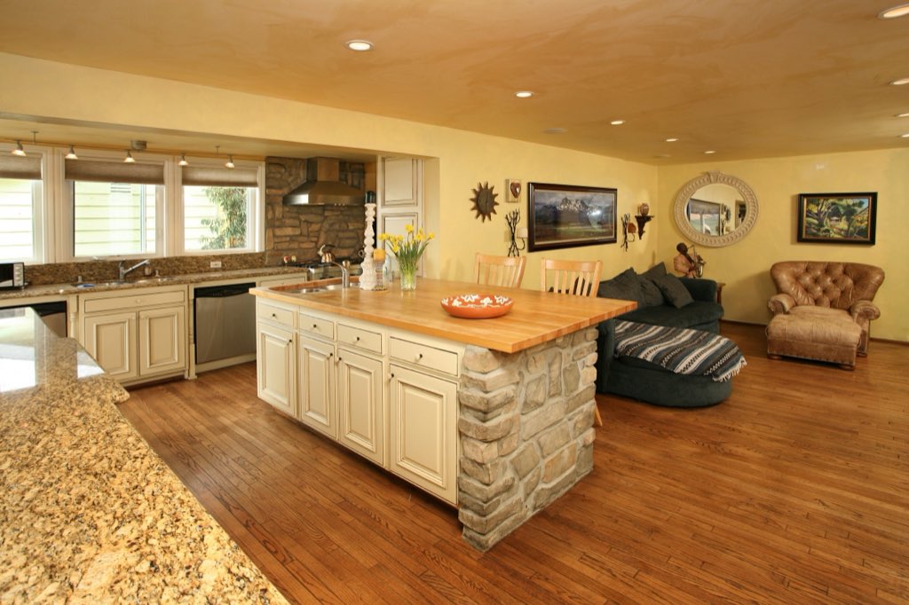 Mid-century hillside, photo 12 of 15