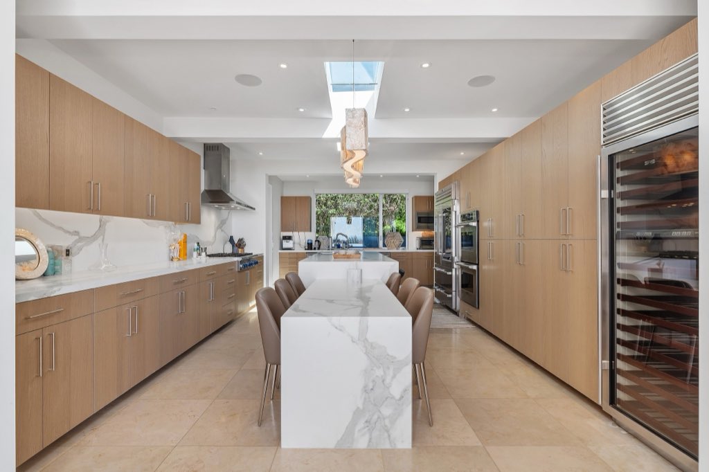 Monarch Bay modern: Kitchen