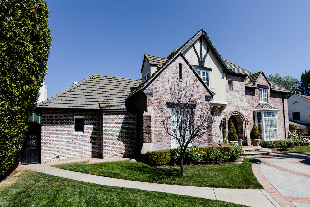 Brick Tudor, photo 1 of 4