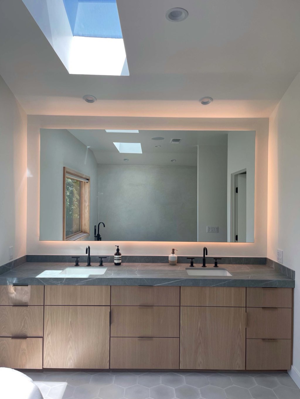 Vaulted modern, photo 3 of 7